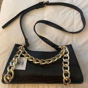 New💥 black  with gold color chain purse
